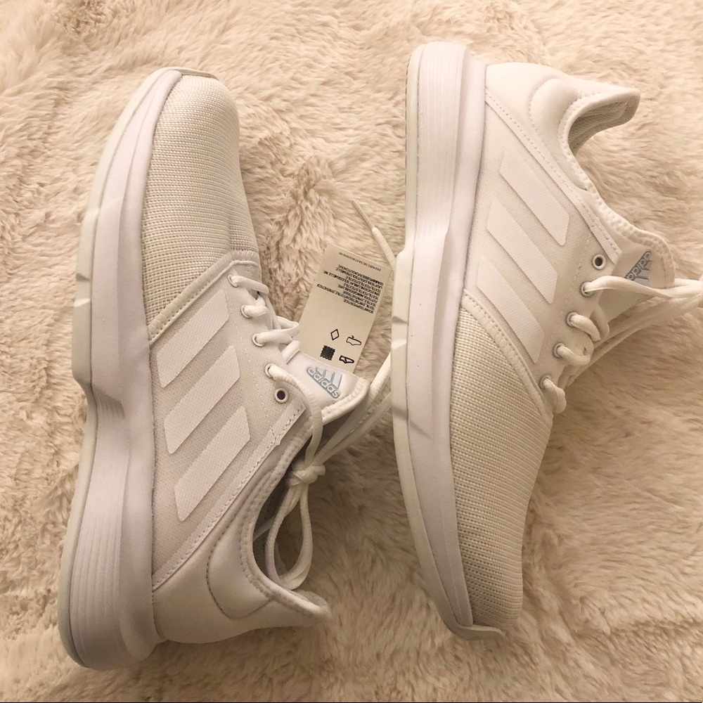 Brand new, never worn women’s tennis shoes